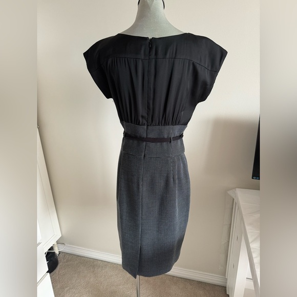 Very Classy and Beautiful Dress - Picture 3 of 7